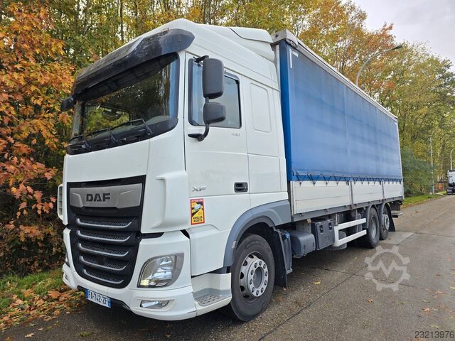 Camião plataforma com lona DAF XF480 / Retarder / 6x2
