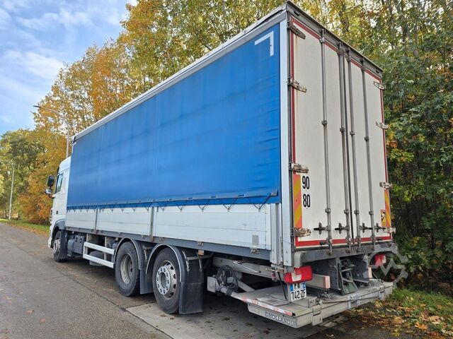 Camião plataforma com lona DAF XF480 / Retarder / 6x2