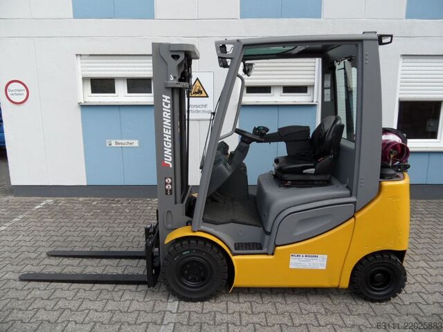 Empilhador de GPL Jungheinrich TFG 316s - Triplex - Wetterschutz