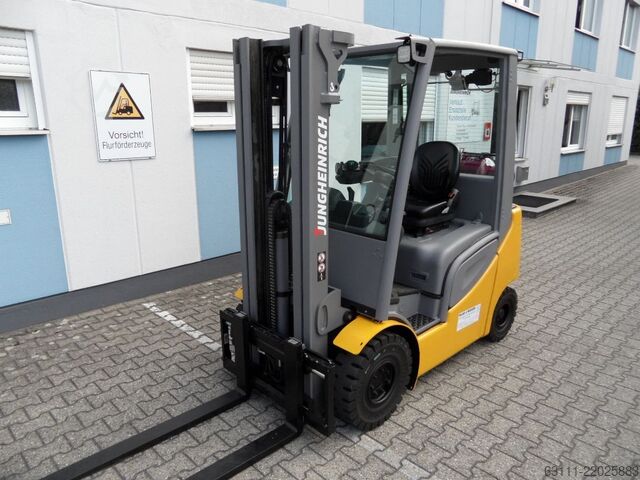 Empilhador de GPL Jungheinrich TFG 316s - Triplex - Wetterschutz