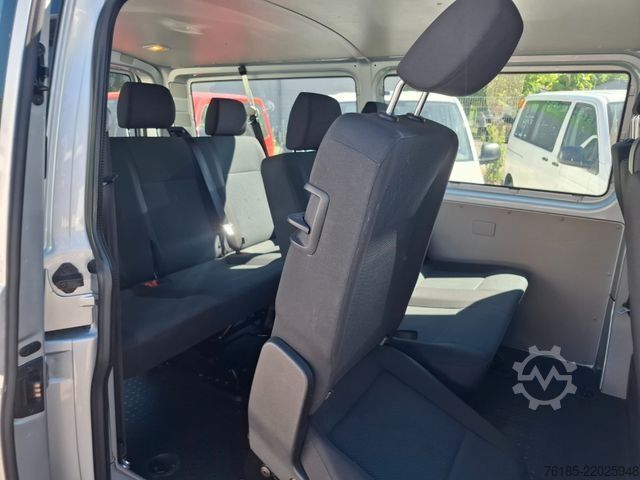 Miniautocarro VOLKSWAGEN T6 9-Sitzer-Stoff-lang  1. Hand
