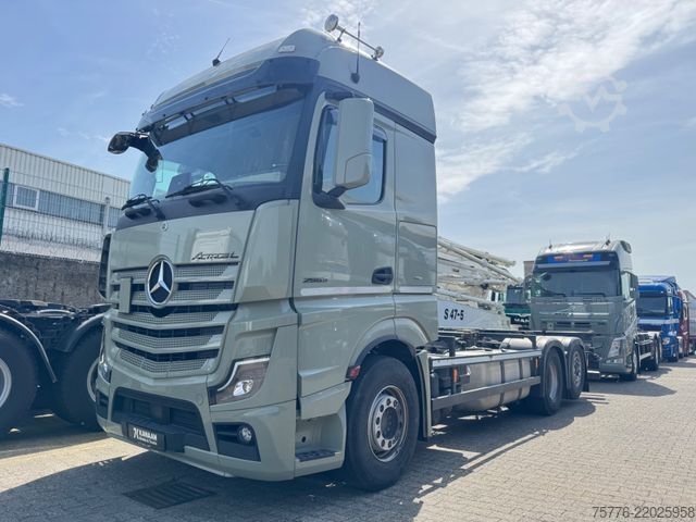 Wissellaadbak vrachtwagen MERCEDES-BENZ 2553 Actros 5 L BigSpace  Öl-Retarder 2548 45 58