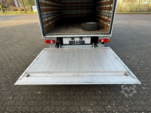 Transporter with suitcase Renault Master Koffer mit Ladebordwand *Klima*
