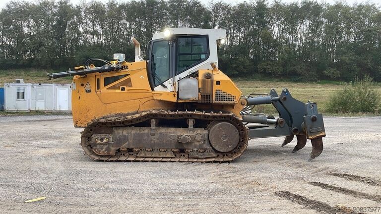 Tracked Dozer Liebherr Pr 746 L blade included