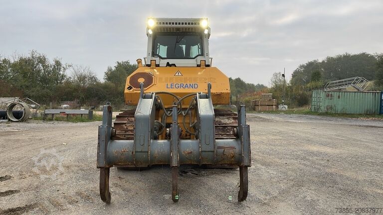 Tracked Dozer Liebherr Pr 746 L blade included