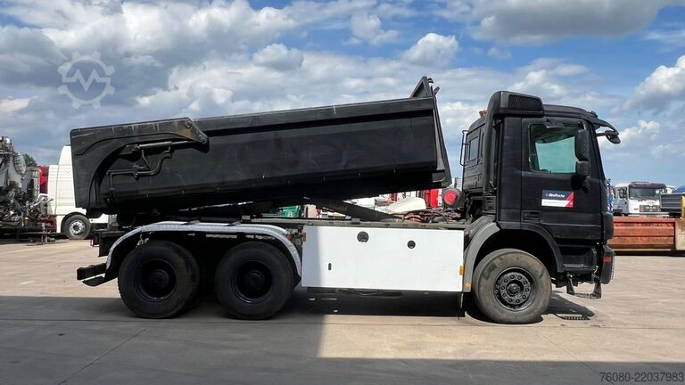 Système de bras à crochet Mercedes-Benz Actros 3344 (MP3 / GRAND PONT / LAMES / BIG AXL...