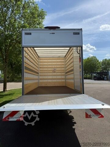 Ciężarówka skrzyniowa Iveco Daily 35C
