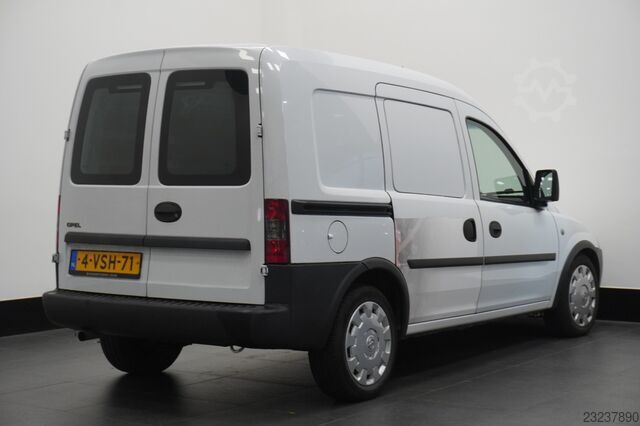 Opel Combo 1.3 CDTi Base – Airco – NAP – € 1.750,- marge Opel Combo 1.3 CDTi Base - Airco - NAP - € 1.750,- M...