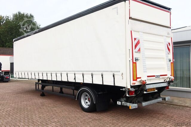 System Trailer – N/A N/A városi pótkocsi, tolóponyvás, Dhollandia 1500 kg-os emelőhátfallal, kormány System Trailer N/A N/A City trailer Schuifzeil +Dhollandia 150...