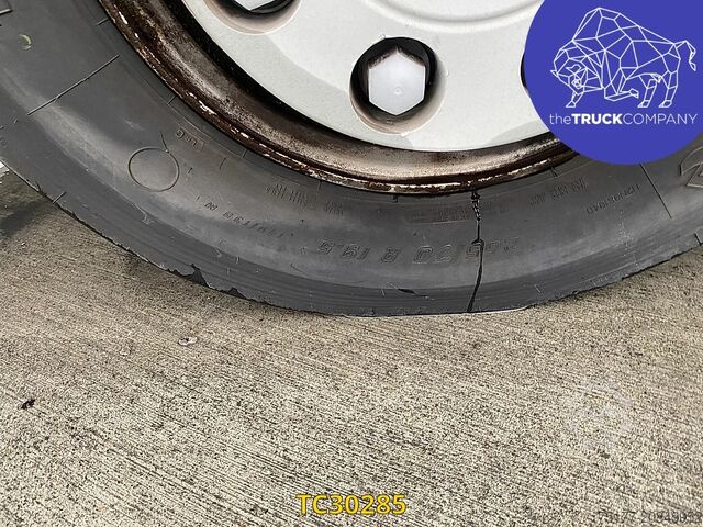 Suitcase Renault Midlum 220