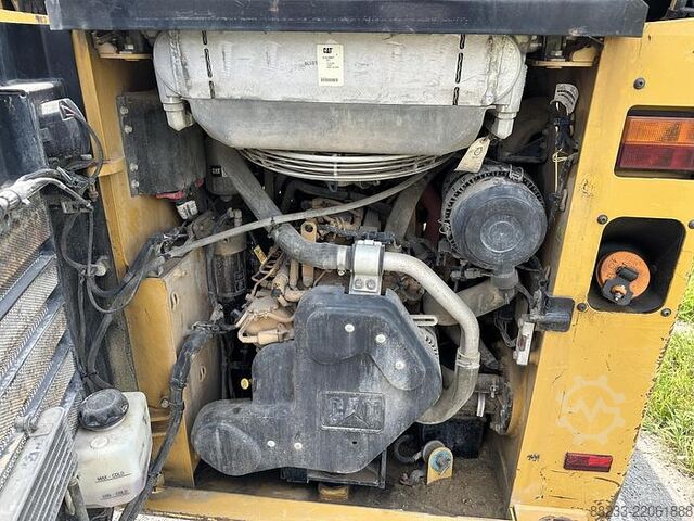 Raupenlader CAT 239D