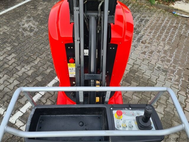 Vertical / Personnel Lifts Manitou 100 VJR