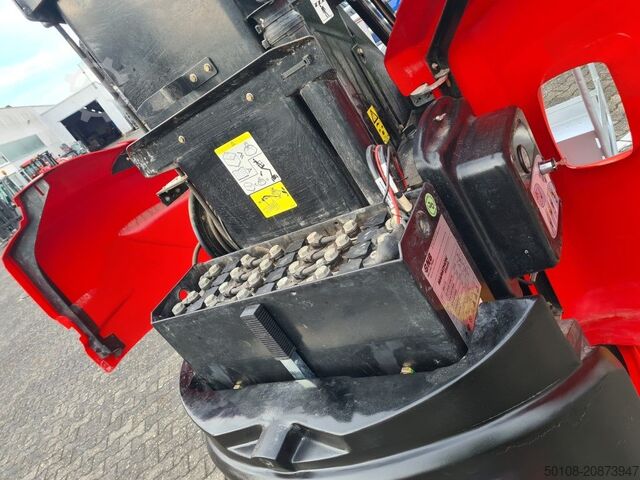 Vertical / Personnel Lifts Manitou 100 VJR