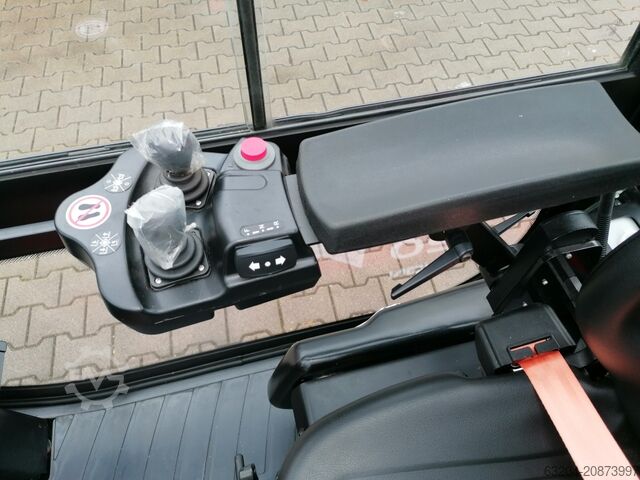 Electric 3-wheel forklift EP TDL201