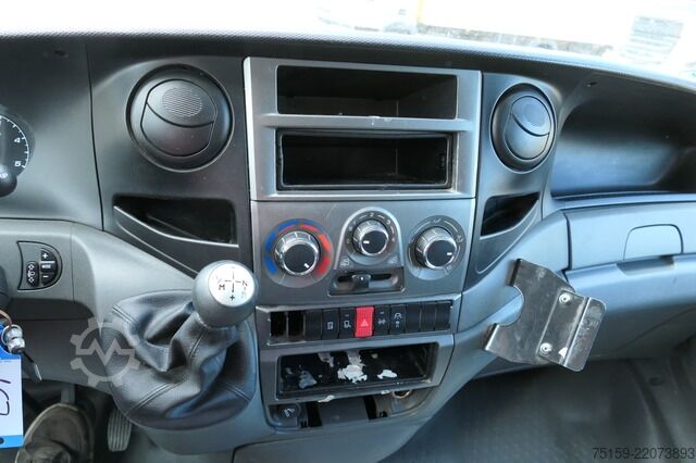 Skříňová dodávka iveco Daily 35 S11 C30C AUTOMATIK KAMERA MAXI KAMERA Regale LUFT - EURO 5 - CoC