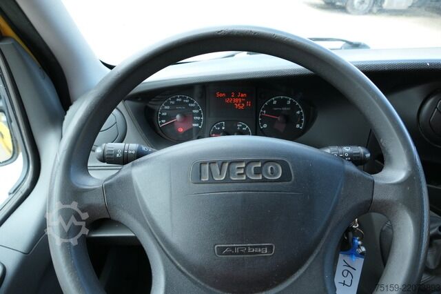 Skříňová dodávka iveco Daily 35 S11 C30C AUTOMATIK KAMERA MAXI KAMERA Regale LUFT - EURO 5 - CoC