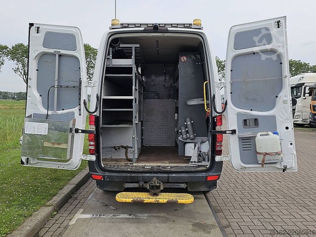 Kombi z wysokim dachem MERCEDES-BENZ SPRINTER 519 L2H2 V6 3.0Ltr Airco