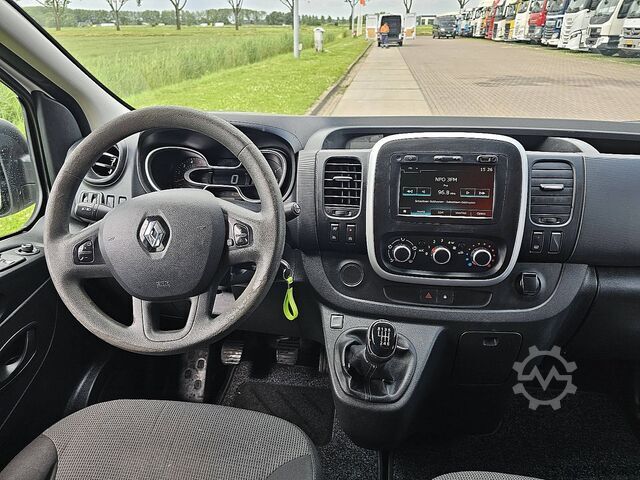 Kombi z wysokim dachem RENAULT TRAFIC 2.0 DCI