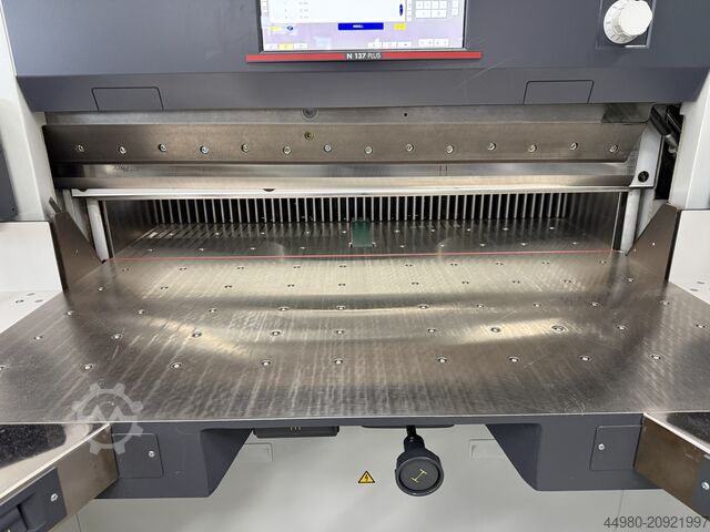 Papírvágó gép Polar 137 N Plus