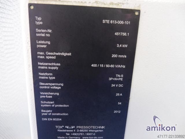 Installation de rivetage par poinçonnage entièrement automatisée sans pince robotisée TOX TZ-VSN