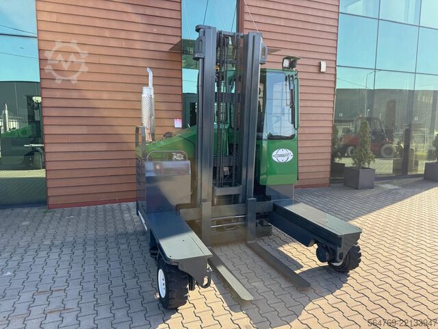 Dört yollu forklift Combilift C4000 / Diesel / Very good condition