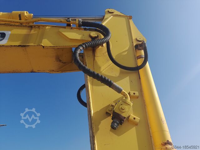 Chain excavator New Holland E215