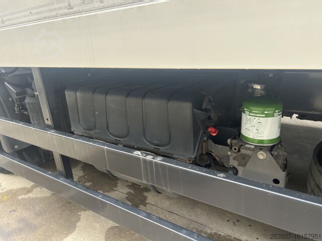 Van VOLVO FL 42 (FL 250)