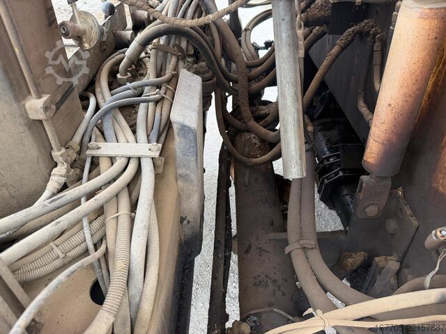 Extendedora de asfalto sobre ruedas Dynapac F121-6W