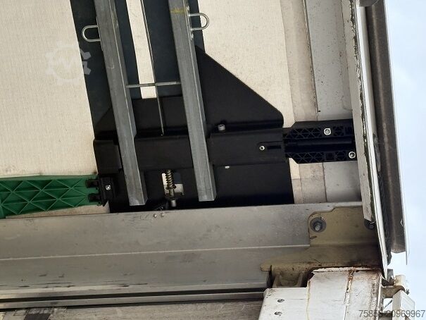 Výměnná nástavba s plošinou a plachtou Krone Jumbo 7,82m 3m hoch Hubdach + Edscha