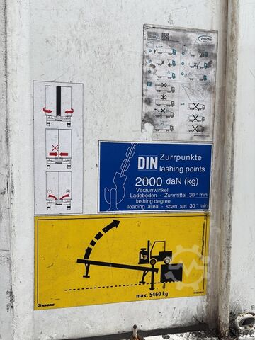 Výměnná nástavba s plošinou a plachtou Krone Jumbo 3m Innenhöhe Hubdach Edscha