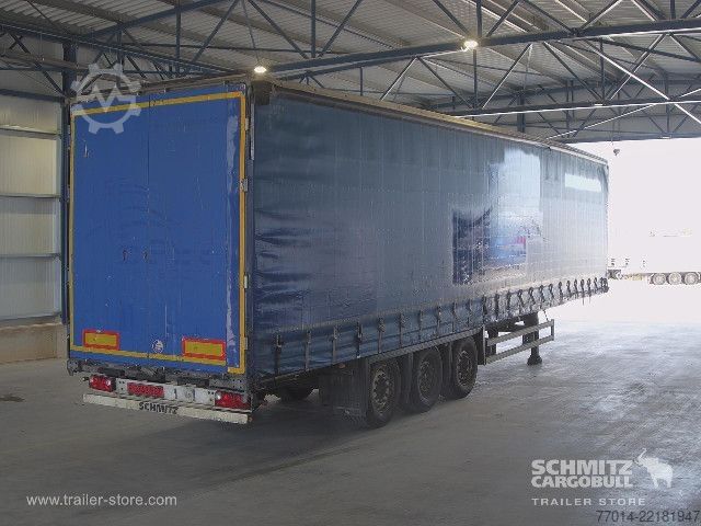 Semi-reboque aberto com lona Schmitz Cargobull Curtainsider Standard