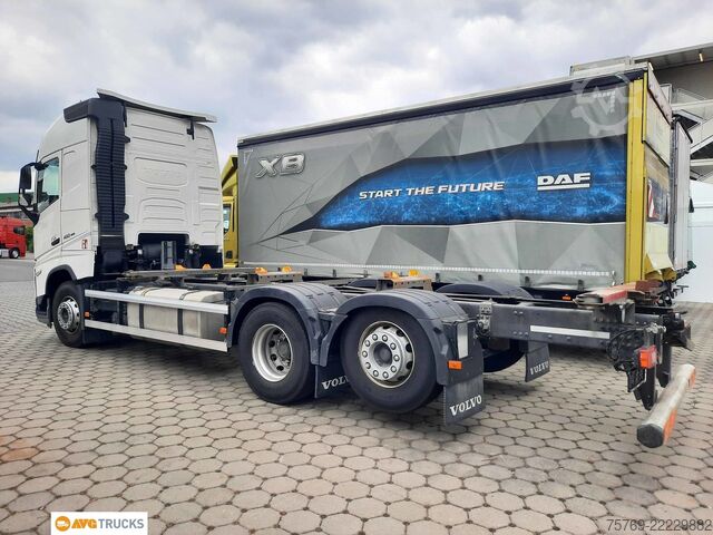 Camión con caja móvil VOLVO FH 460 6X2 Globe VEB+ 2 x Tank