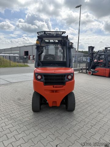 Wózek widłowy z silnikiem wysokoprężnym Linde H30D-02