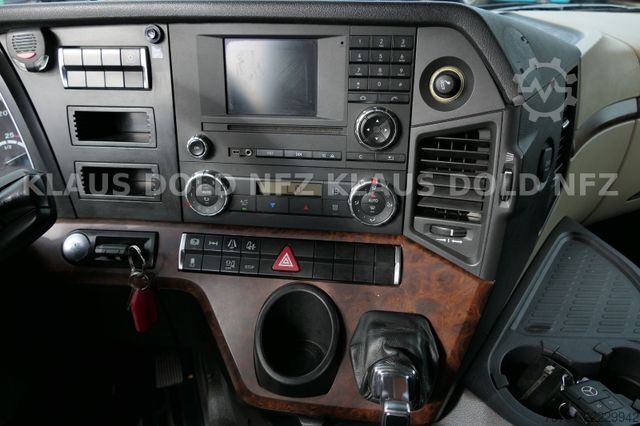 Skříňový nákladní automobil MERCEDES-BENZ Actros 1842 Komplettzug Durchladesystem
