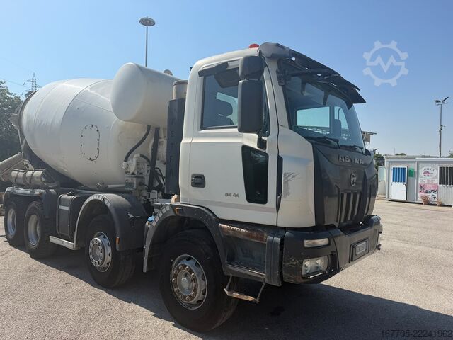 Autodomíchávač betonu Astra HD8 84.44