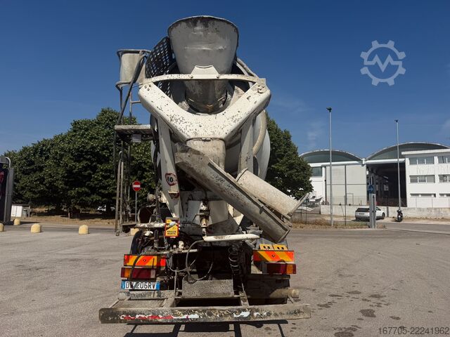 Autodomíchávač betonu Astra HD8 84.44