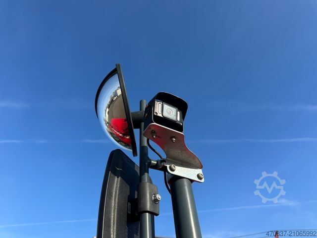 Teleskopický manipulátor MAGNI Magni TH 6.10 / 4x4x4 / Funk / 6.000 kg