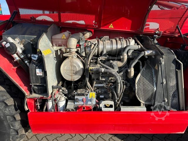 Teleskopický manipulátor MAGNI Magni TH 6.10 / 4x4x4 / Funk / 6.000 kg