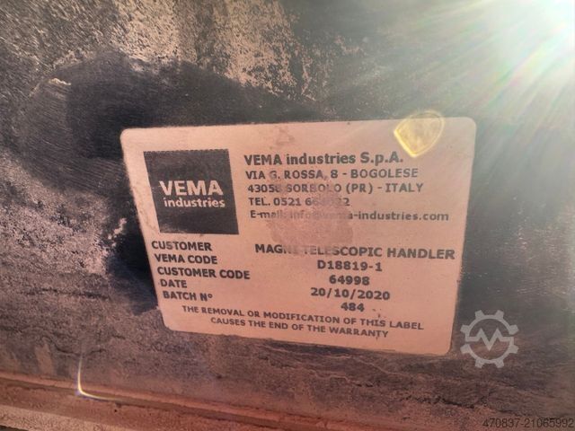 Teleskopický manipulátor MAGNI Magni TH 6.10 / 4x4x4 / Funk / 6.000 kg