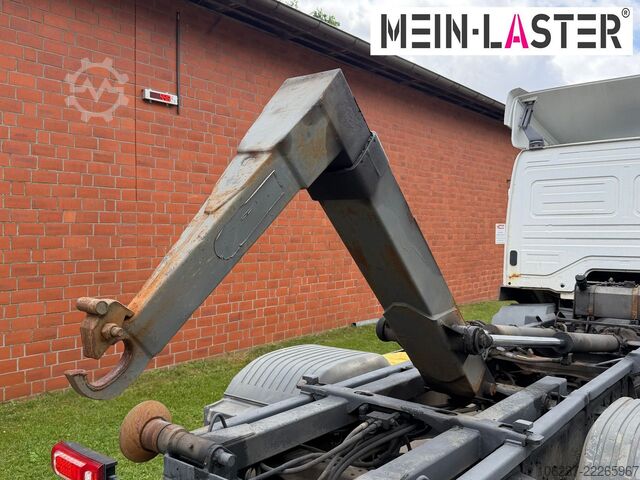 Billenőplatós furgon MERCEDES-BENZ 818 Abroller City Container