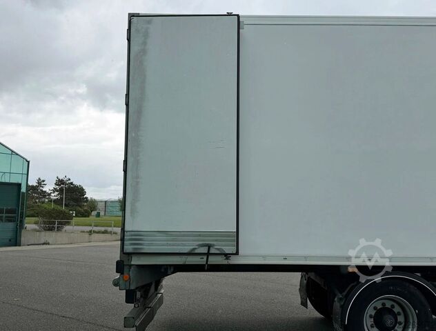 Hűtő félpótkocsi Sor SP71-SR2FR 2-AS STUURAS 270 CM HOOG 250 CM B