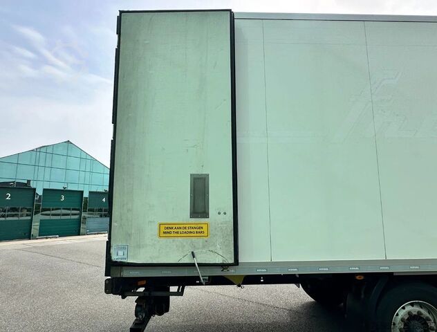 Hűtő félpótkocsi KÖGEL S24-4 THERMO KING SLXi 300 LIFT AXLE 1340x250x27