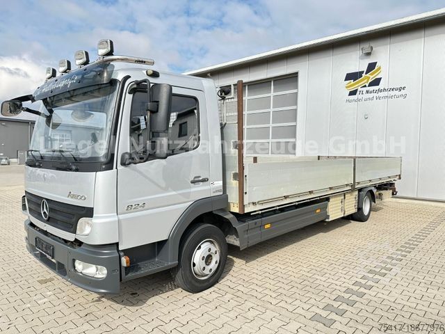Pick-up bestelwagen MERCEDES-BENZ 824 L