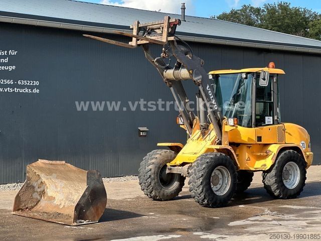 Wheel loader VOLVO L30B-Z/X Radlader BJ: 2008