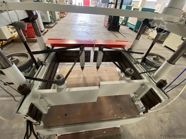 Verticale boormachine met 4 verstelbare spindels, merk Camam Camam 