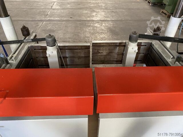 Verticale boormachine met 4 verstelbare spindels, merk Camam Camam 