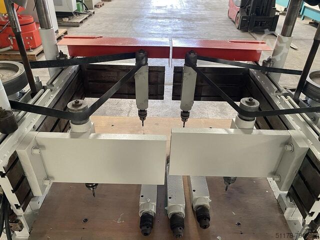 Verticale boormachine met 4 verstelbare spindels, merk Camam Camam 