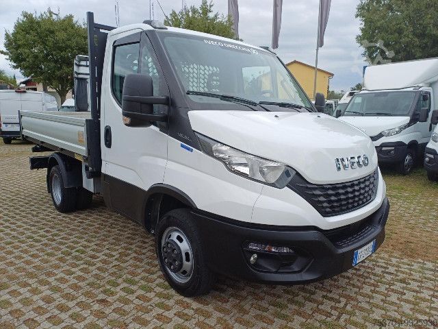 Furgone ribaltabile a tre lati IVECO DAILY 35C14