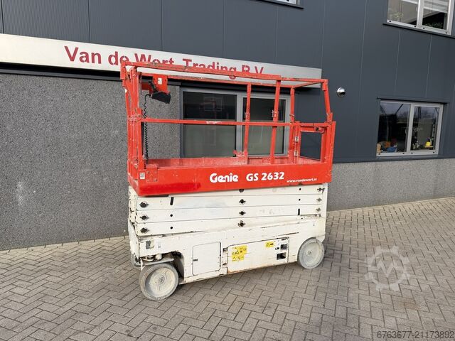 Genie GS2632 nůžková plošina, pracovní výška 10 m, elektrická, 2013 GENIE GS2632 schaarhoogwerker SCISSOR  10M Werkhoogte Elektrisch 2013