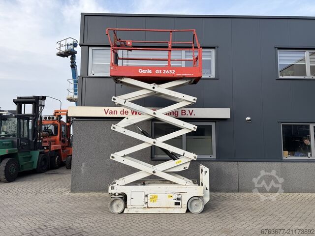 Genie GS2632 nůžková plošina, pracovní výška 10 m, elektrická, 2013 GENIE GS2632 schaarhoogwerker SCISSOR  10M Werkhoogte Elektrisch 2013